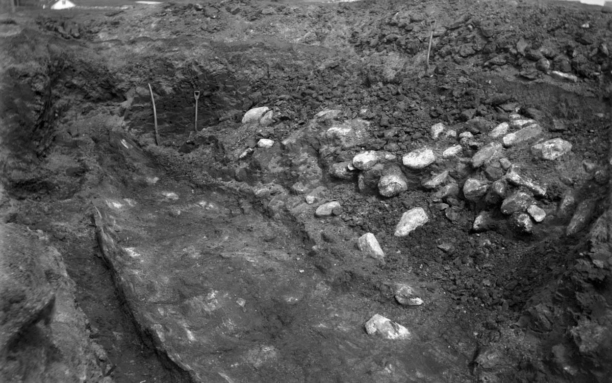 16.10_Grønhaug4_Foto_Universitetsmuseet i Bergen Grønhaugskipet graves fram